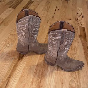 Cowgirl boots! Dan post, size 8.5
